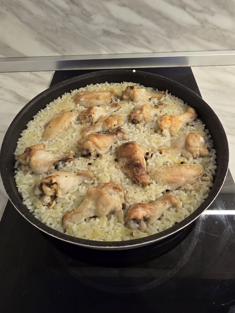 Easy white rice with chicken wings