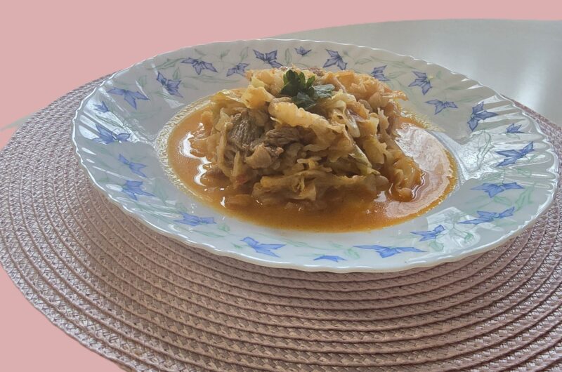 Pork bacon with cabbage