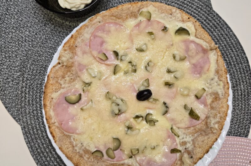 Tortilla pizza with parmigiano cream