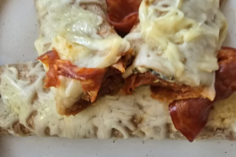 Tortilla with chorizo and blue cheese