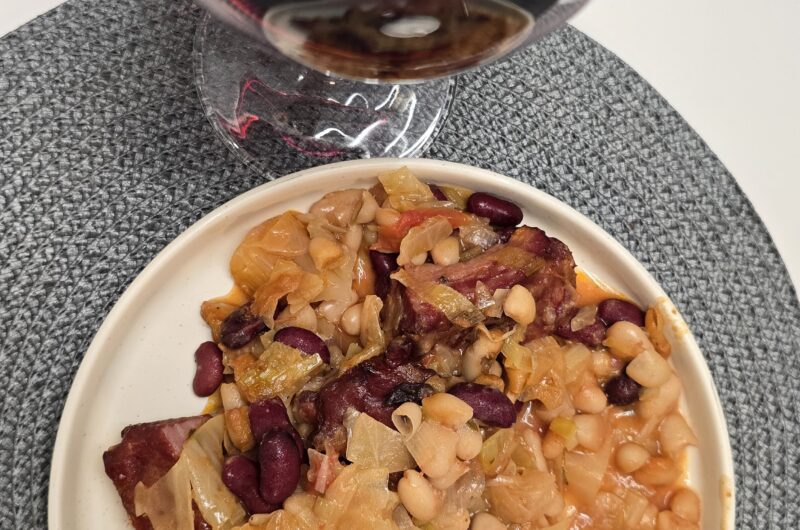 Smoked ribs with bean, leek onion and cabbage