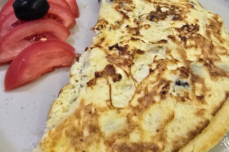 Omelette with mozzarella
