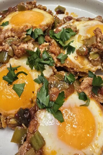 Eggs with fresh and spring onion