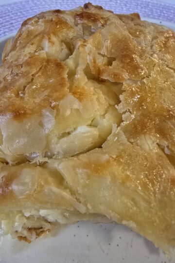 Crusty pie with cheese