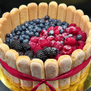 🍓✨ No-Bake Berry Charlotte Cake ✨🍓
Layers of love, ladyfingers & berries... in the most elegant summer dessert ever! 💜Crispy ladyfinger crust, creamy mascarpone + sour cream filling, and a mountain of fresh berries — no oven, no fuss, just magic. 🎂Swipe 👉 to see the dreamy texture
Tag someone who needs a slice of this beauty 😍🌿 Full recipe, step-by-step + VIDEO on the blog:
➡️ myyummymeals.cooking✨ Save this for your next celebration
🎀 Don’t skip the ribbon — it's the charm & the structure#charlottecake #nobakedessert #mascarponerecipe #summerbaking #berrydessert #homemadecake #myyummymeals