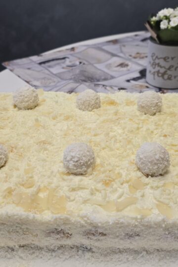 Raffaello no bake cake