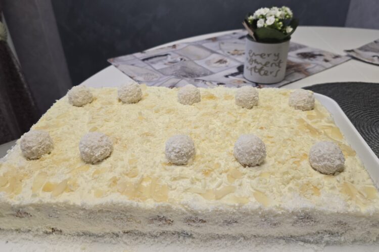 Raffaello no bake cake