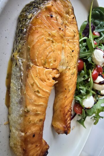 Salmon cutlets with honey and mustard