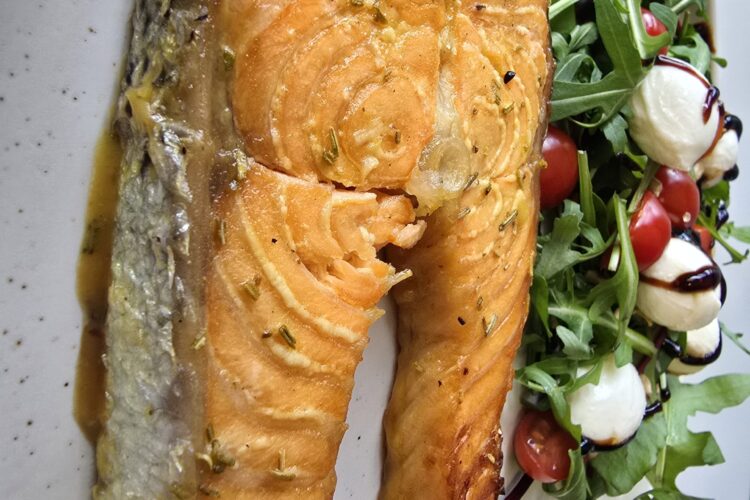 Salmon cutlets with honey and mustard