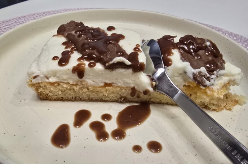 Wonderful Mascarpone and Apricots cake