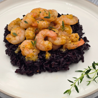 🍤✨ Shrimp meets citrus magic!
Juicy shrimp marinated in fresh orange zest + juice, seared to perfection, and served over nutty black rice. Simple, fresh, and a little fancy — but still weeknight-friendly. 🧡You’ll need:
🦐 Fresh shrimp
🍊 Orange zest + juice
🧄 Garlic
🌿 Thyme (optional but classy)
🍚 Black rice
🫒 Olive oil
🧂 Salt & pepperPerfect for: date night, impressing friends, or just treating yourself like royalty on a Tuesday. 👑
See recipe↩️
https://myyummymeals.cooking#SeafoodLovers #ShrimpRecipe #BlackRiceMagic #OrangeZestVibes #HealthyEats #HomeCookingMadeEasy #DinnerInspo