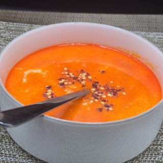 ๐ฅฃ Shkembe Chorba โ Bulgarian Tripe SoupA warm, creamy, and spicy classic straight from Bulgarian tradition. Perfect for cold days and comfort nights. ๐Ingredients:
500 g beef tripe
800 ml milk
800 ml broth /from the cooked tripe/
50 g butter
2 tbsp flour
2 tbsp paprika
Salt & pepperGarlic, vinegar & chili flakes to serve ๐ถ๏ธCreamy. Savory. Authentic.
๐ Full recipe on myyummymeals.cooking#ShkembeChorba #BulgarianFood #ComfortSoup #BalkanCuisine #SoupSeason #TraditionalRecipe #MyYummyMeals #HomeCooking #CozyEats