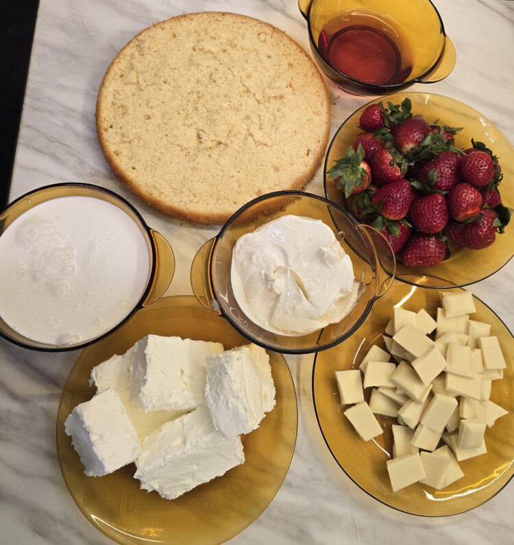 Strawberry and mascarpone cake