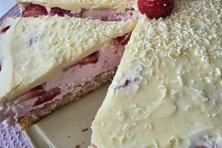 Unique strawberry and mascarpone cake