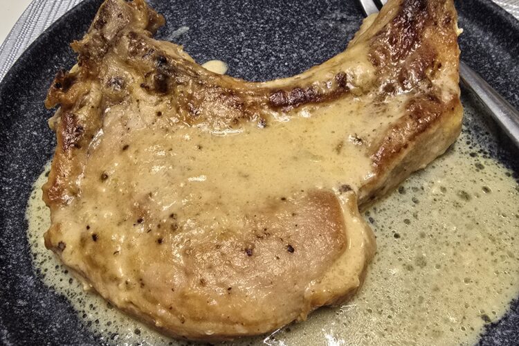Pork cutlet with mustard and cream