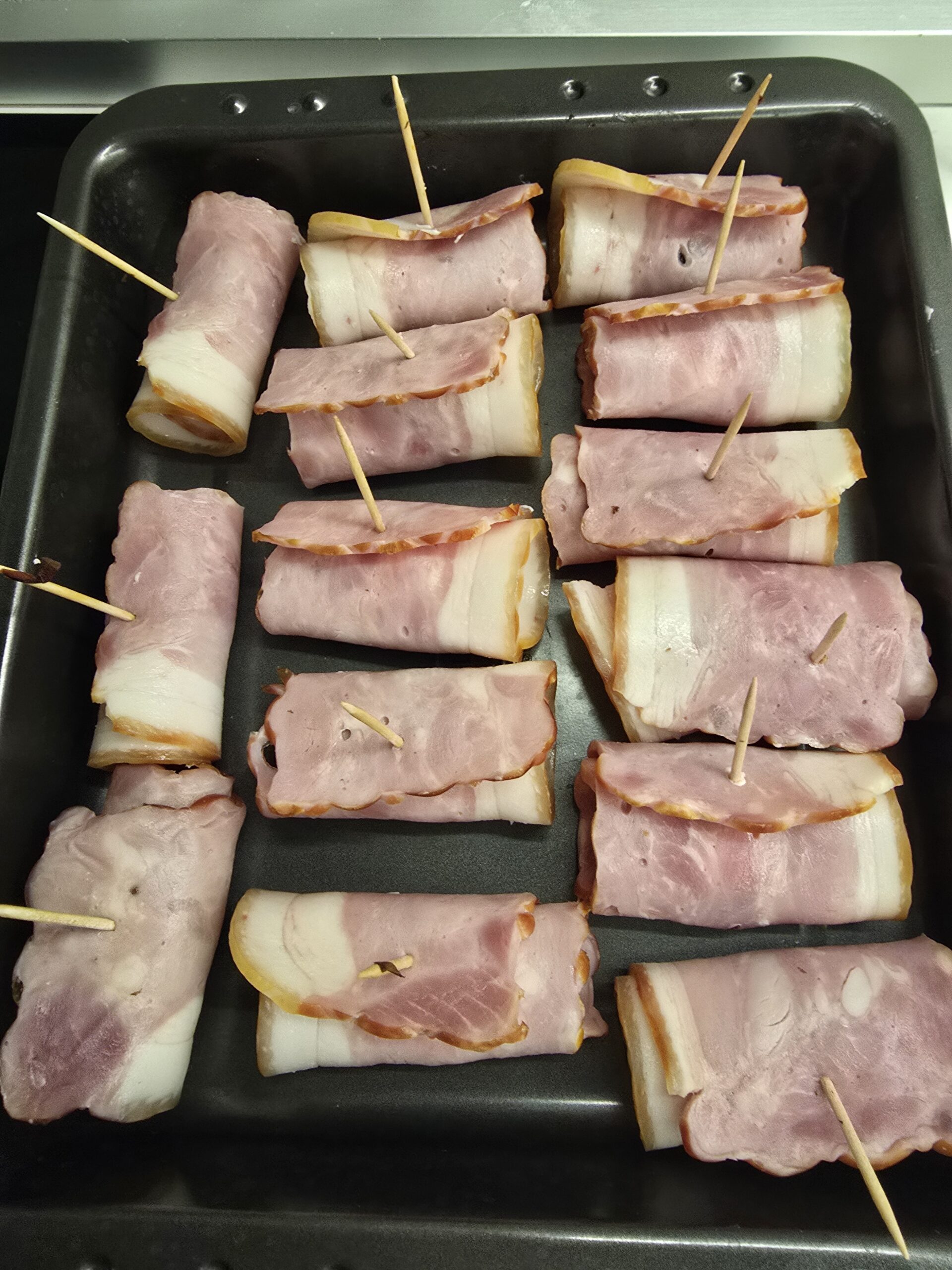 Bacon rolls with prunes