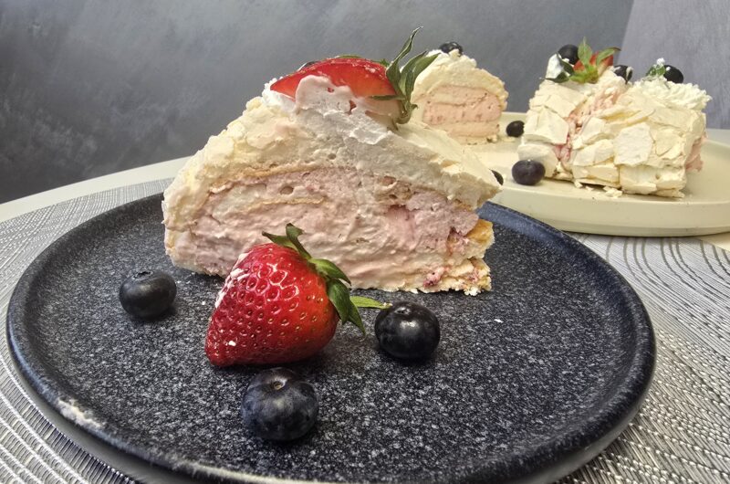 Easy and Fluffy Strawberry Cream Swiss Roll (Video)