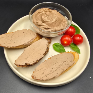 ✨ Homemade Creamy Chicken Liver Pâté ✨
A smooth, rich, and elegant spread made with butter, thyme, and cream – perfect on toasted bruschetta with cherry tomatoes 🍅🥖📋 Ingredients:250 g chicken livers (cleaned & trimmed)
1 medium onion, finely chopped
1 garlic clove, pressed
50 g + 25 g + 25 g unsalted butter (soft)
50 ml heavy cream (added in 2 steps of 25 ml)
½ tsp fresh thyme, finely chopped
½ tsp salt (or to taste)
Freshly ground black pepper, to taste
½ cup warm water (about 120 ml)
Bruschetta bread & cherry tomatoes, for servingRich, silky, and full of flavor – this chicken liver pâté is a classic you’ll want to serve again and again! 💛👉 Full recipe with detailed steps now on the blog: myyummymeals.cooking#ChickenLiverPate #HomemadeSpread #AppetizerIdeas #FrenchInspiredCooking #FoodieLife #EasyRecipes