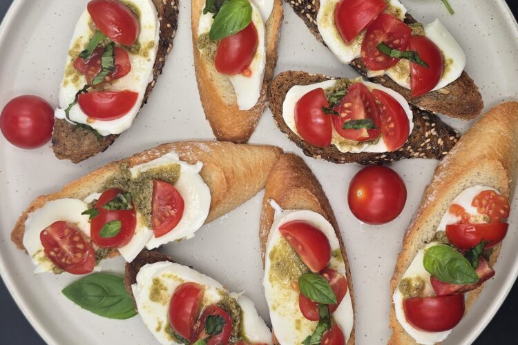 Bruschetta with pesto