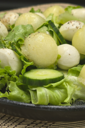 Mozzarella and melon salad