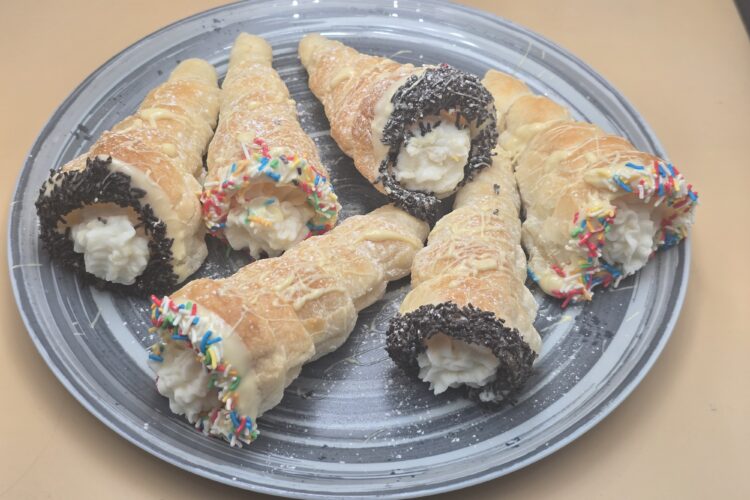 Cannoli with ricotta