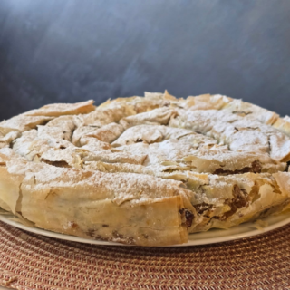 Golden, crispy layers filled with sweet pumpkin and warm spices 🍂
A taste of Bulgarian tradition with a cozy autumn twist.
Homemade pumpkin banitsa — simple, comforting, unforgettable.
#PumpkinBanitsa #BulgarianFood #TraditionalRecipe #AutumnFlavors #PumpkinLovers
#HomemadeGoodness #BalkanCuisine #ComfortFood #FallDesserts #Foodstagram
#InstaFood #SweetPastry #SeasonalBaking #CozyEats